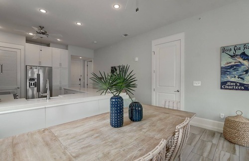 Cinnamon Shore Condo | Pet-Friendly, Stylish Condo w/Cinnamon Shore Pools, Dining & More!