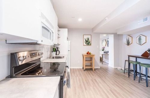 Lower Avenues Apartment | Pet Friendly Suite-❤️Downtown!
