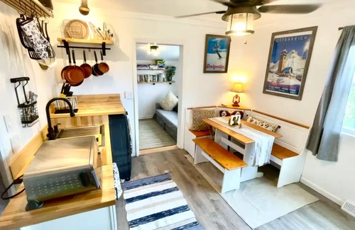 Elyria Swansea House | Pet-Friendly Suite w/Fenced Garden, HotTub, Sauna