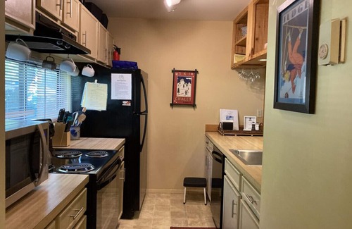Hidden Valley House | ☀️ Pet-Friendly Summer Escape with Pool Access & Nature Vibes 🐾🏊🌲