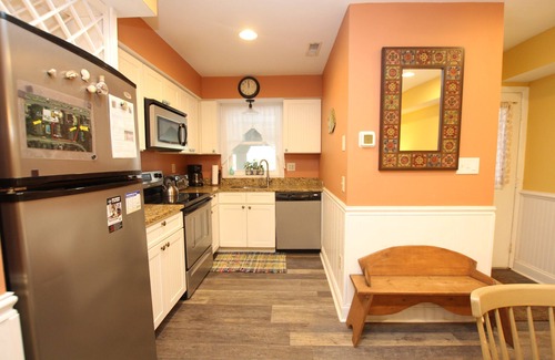 Country Club Estates House | Pet friendly town home, located in the center of Rehoboth.