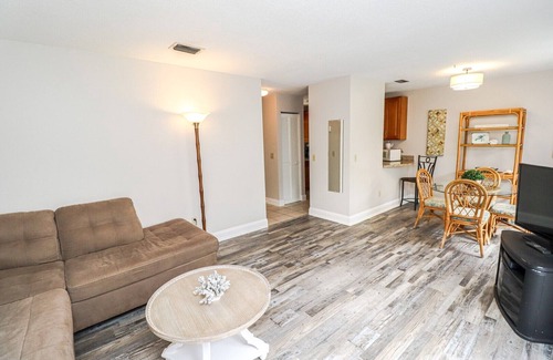 St. Augustine Beach Apartment | Pet-Friendly Townhome St Augustine Beach & Tennis Resort 901