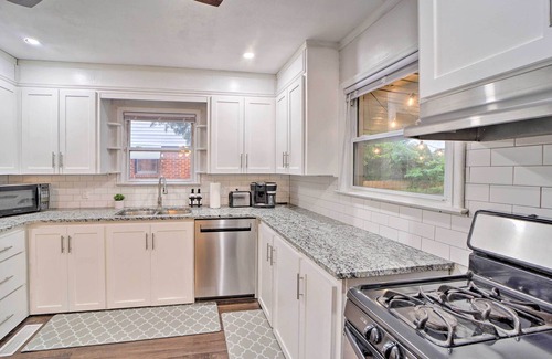 Tulsa House | Pet-Friendly Tulsa Digs w/Deck & Fenced Yard