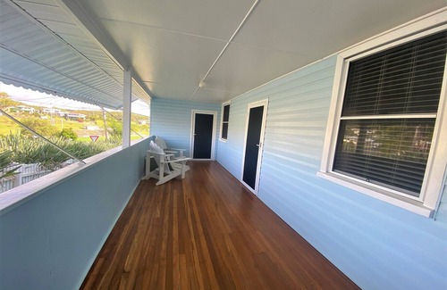 Nambucca Heads House | Pet friendly two Bedroom house, located close the the beach and main street!