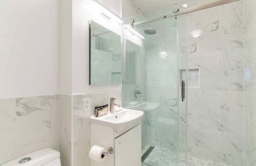 Upper East Side Apartment | Pet-Friendly UES One Bedroom Near Central Park
