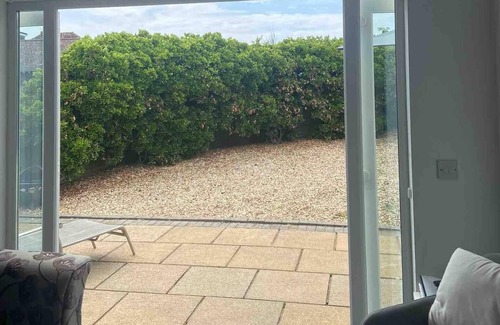 Porthcawl House | Pet friendly, unique 4-Bed Bungalow in Porthcawl