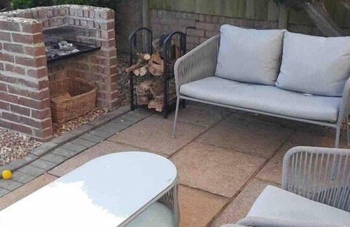 Porthcawl House | Pet friendly, unique 4-Bed Bungalow in Porthcawl