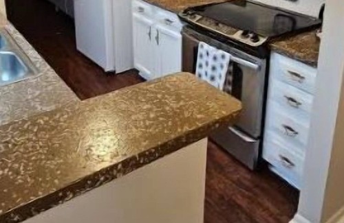 Crestline Heights House | PET FRIENDLY!
