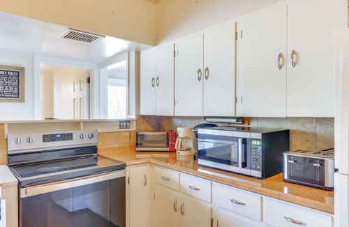 East Stroudsburg House | Pet Friendly: Historic East Stroudsburg Manor