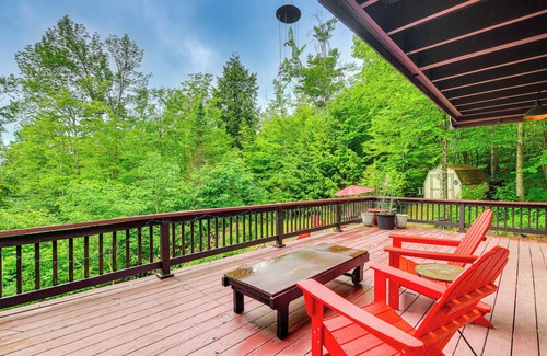 Montgomery Center House | Pet-Friendly Home w/Deck: 4 Mi to Jay Peak Resort