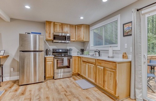 Mount Hood Village Apartment | Pet-Friendly, Private BBQ Deck - Mt Air Unit 7