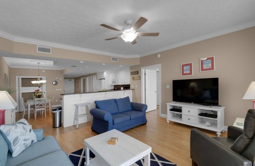 Lower Grand Lagoon Condo | PET FRIENDLY-POOLSIDE CAFE-HOT TUB- GRILL-BEACH FRONT VIEW!