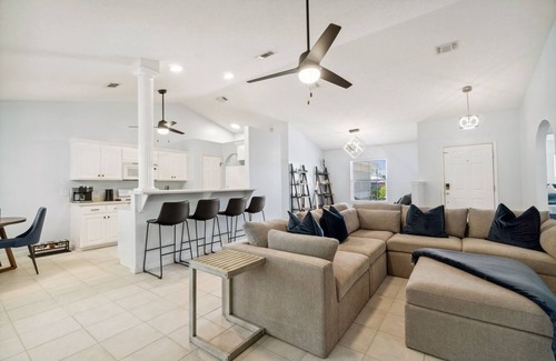 Thomas Drive House | Pet Friendly, great outdoor space & spacious