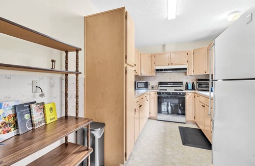 West Panama City Beach House | 🐶Pet Friendly - Walk to Beach -Dragonfly Deck🏖️