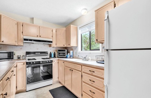 West Panama City Beach House | 🐶Pet Friendly - Walk to Beach -Dragonfly Deck🏖️