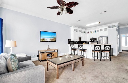 El Centro Beach House | ☀️Pet Friendly-Walk to Beach-Pool-Knee Deep☀️