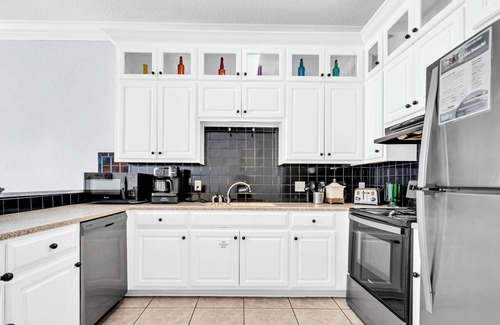 El Centro Beach House | ☀️Pet Friendly-Walk to Beach-Pool-Knee Deep☀️