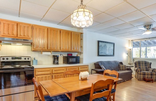 Lake Huntington Apartment | Pet-Friendly Vacation Rental w/ Kayaks & Rowboat!
