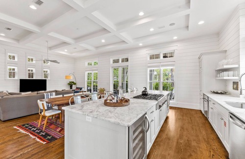 Watercolor House | Pet Friendly WaterColor 4BR Home in the Lake District
