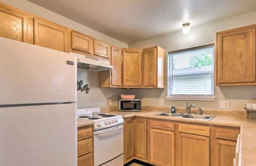 West Plains House | Pet-Friendly West Plains Home Near Downtown!n