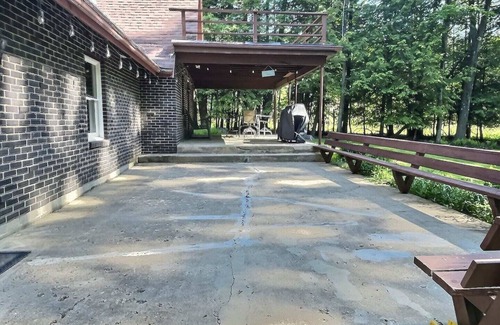 Brookville House | Pet Friendly | Wi-Fi | Firepit | TV