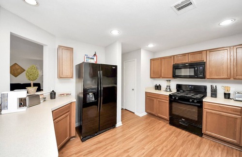 Houston House | Pet-FrndlyRetreat 600MbpsWiFi 8mi to IAH Sleeps 14