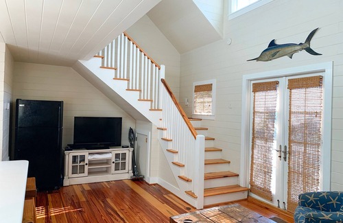Rosemary Beach Cottage | Pet &, Kid Friendly, Two FREE adult trikes (bikes) PARKING NO WORRIES