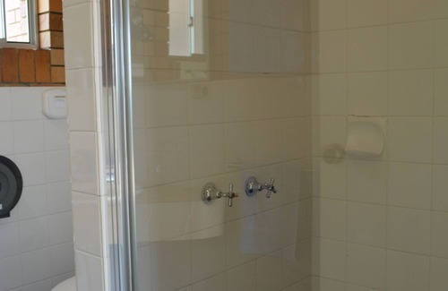 Tenterfield Hotel | Peter Allen Motor Inn
