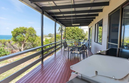 Seventeen Seventy House | PETERS COTTAGE at 1770 - amazing ocean views