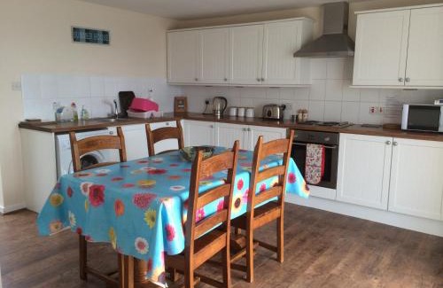 Portmahomack House | PetFriendly-Beachfront-SunsetFacingSunPorch-Garden