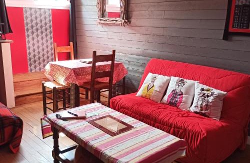 Neuilly Apartment | PETIT APPARTEMENT 30M2, 3 lits, de 1 à 4 pers