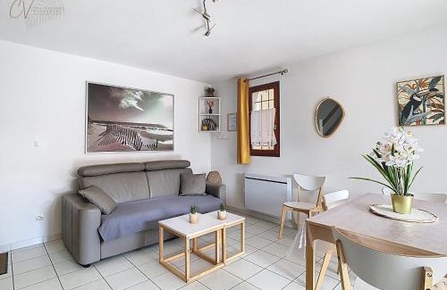 Vias House | Petit coin de paradis dans résidence avec piscine