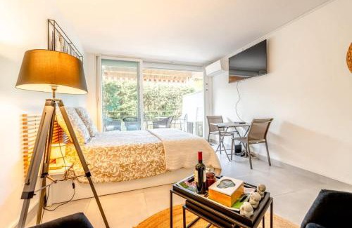 Saint-Tropez Apartment | Petit Eden l Balcony & Peaceful l Shellter Rentals