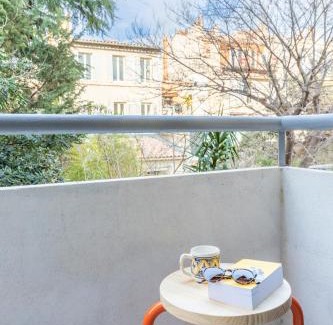 La Conception Apartment | Petit jaune, T2 centre ville Marseille avec balcon