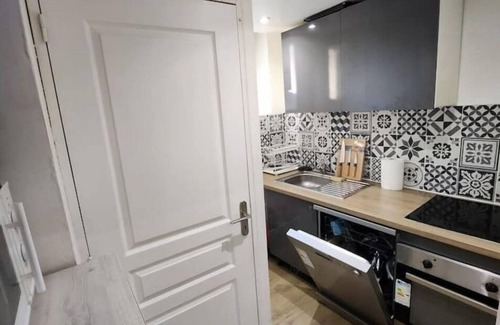 Gambetta Apartment | Petit Logement Cosy Courbevoie Centre La Défense