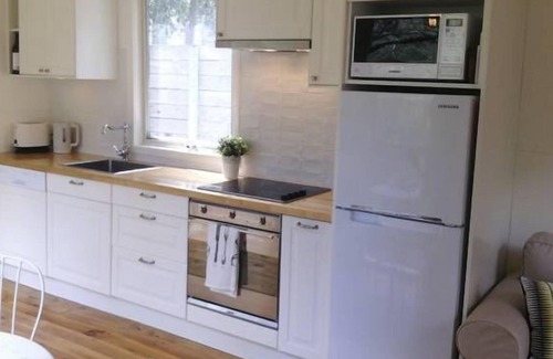 Lorne Cottage | Petit Maison 6 - Holiday home