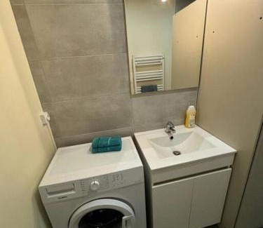 Coubron Apartment | Petit Pied-à-Terre