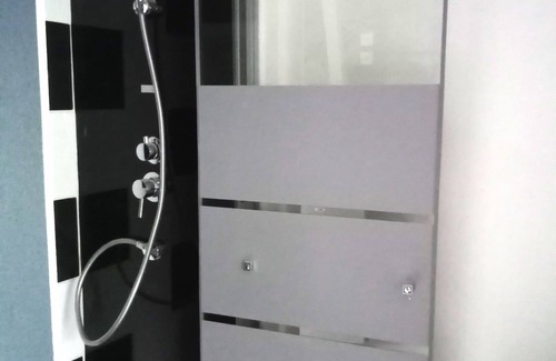 Neuilly House | PETIT STUDIO MANSARDE 2 PERSONNES