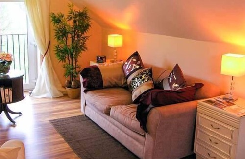 Melplash Apartment | PETITE BELLA, with a garden in Melplash