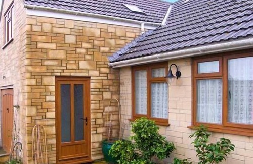 Melplash Apartment | PETITE BELLA, with a garden in Melplash