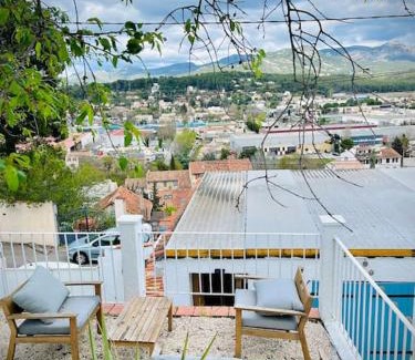 La Penne-sur-Huveaune Apartment | Petite maison avec terrasse
