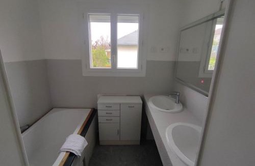 Bellerive-sur-Allier Apartment | Petite maison de 70m2 très calme