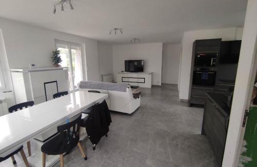 Bellerive-sur-Allier Apartment | Petite maison de 70m2 très calme