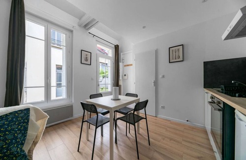 Quartier de France House | Petite maison au calme et proche des parcs