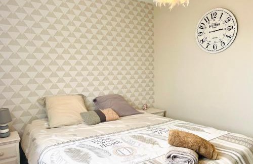 Poupry House | Petite maison au calme