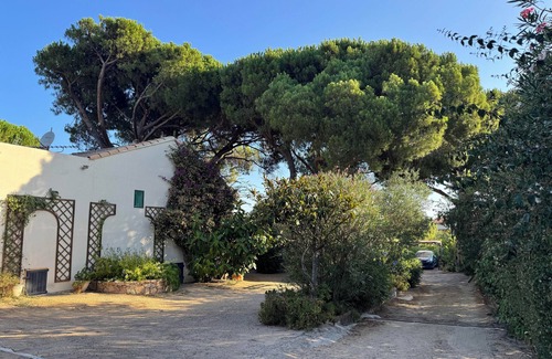 Calvi House | Petite Maison Avec 2 Chambres 3 Personnes Avec Terrasse Propriété Fermée