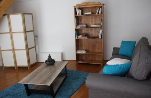 Vauban House | PETITE MAISON D'HÔTE et SON PATIO au PIED DE NOTRE-DAME