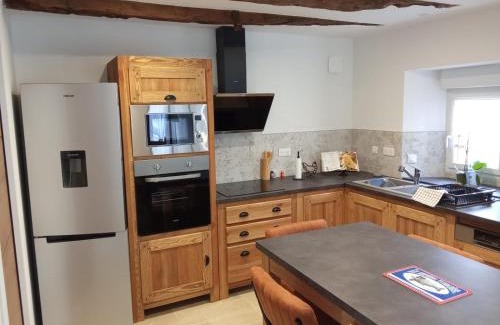 Brehand House | Petite maison de campagne avec poêle à bois, 20 mn des plages