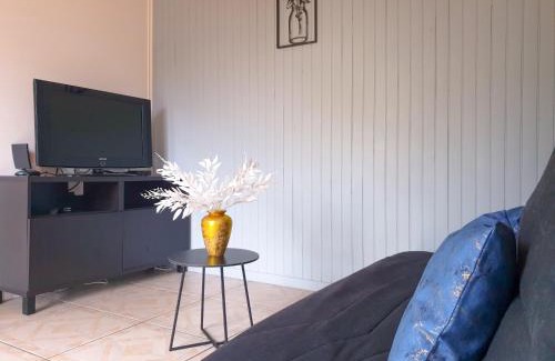 Stains Apartment | Petite Maison hyper calme proche RER, à 2 arrêts du Stade de France, 25min Paris centre, proche, Disney, Astérix, CDG