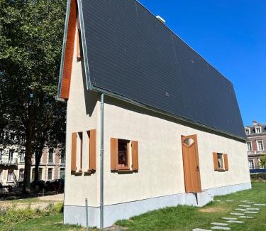 Saint-Charles du Port House | Petite maison rose